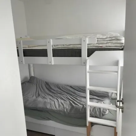 アパート Davos Apartments *